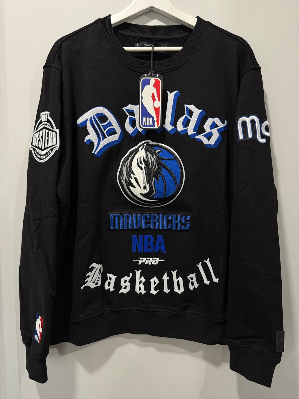 Pro Standard NBA Dallas Mavericks Men's Sweatshirt Sz. Large New With Tags.